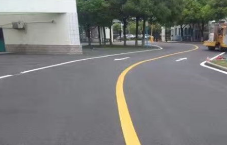 江蘇中穎定制廠區(qū)道路劃線，確保安全高效